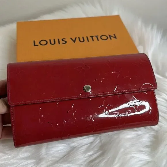 COPY - 💯Authentic Louis Vuitton Vernis Monogram Wallet 🍀 - Picture 13 of 13